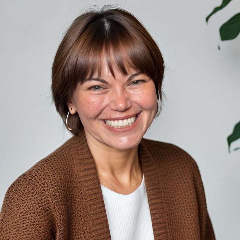 Headshot of Adrienne Martinez-Hollingsworth